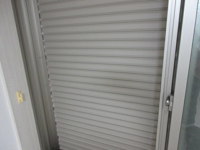 防犯シャッター付き