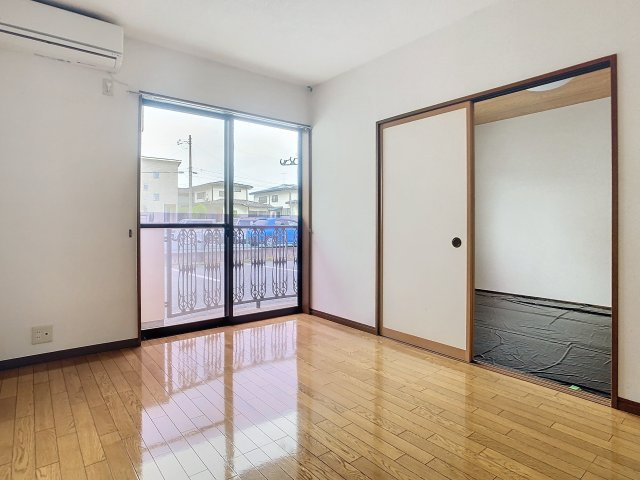 メゾンパークサイドの居間・リビング