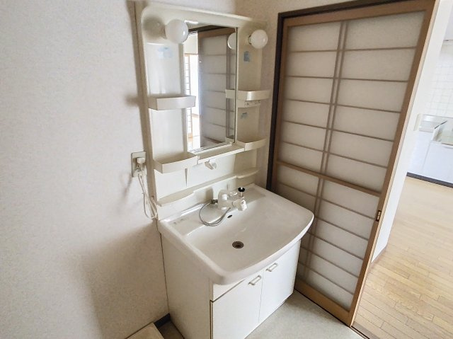 メゾンパークサイドの洗面所