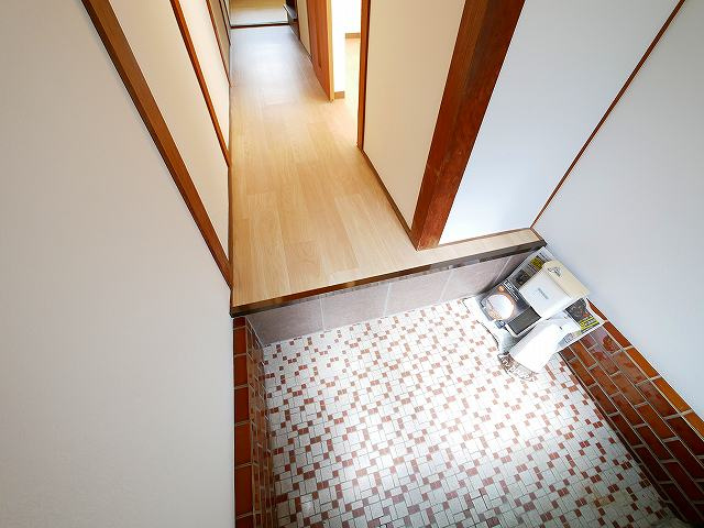 南京終町7丁目貸家の玄関|落ち着いた玄関です