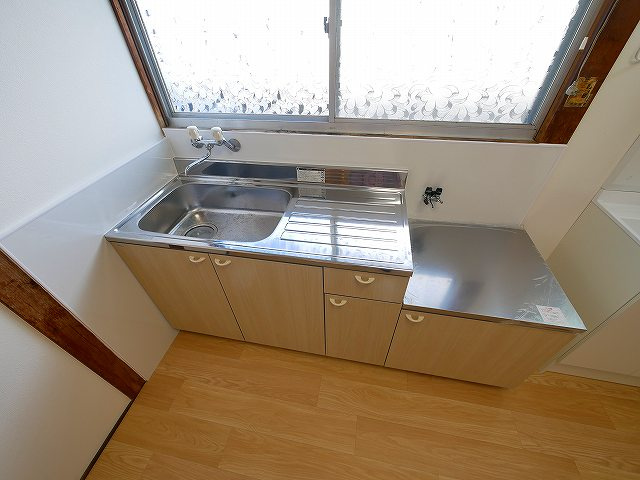 南京終町7丁目貸家のキッチン|きれいなキッチンです