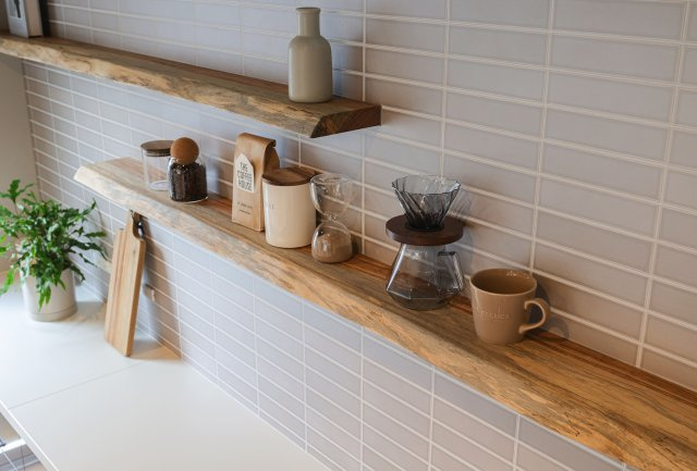 COLORSグリーンヒル南彦根6区画　のその他|～施工事例～　天然木造作棚♪