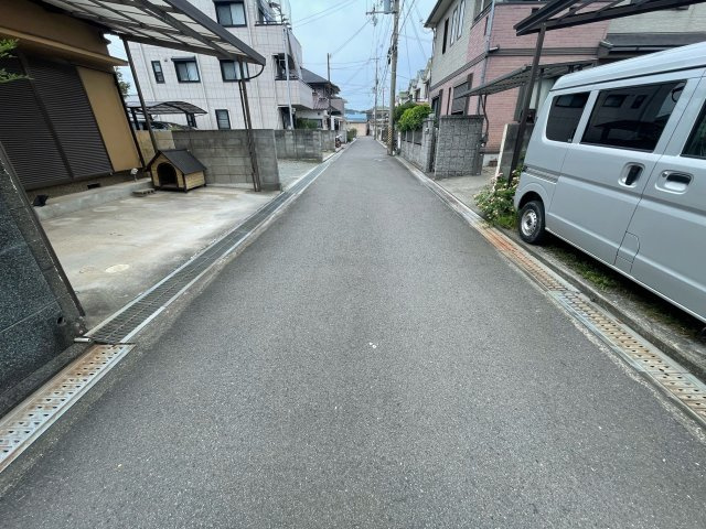売土地～和歌山市西庄の前面道路含む現地写真