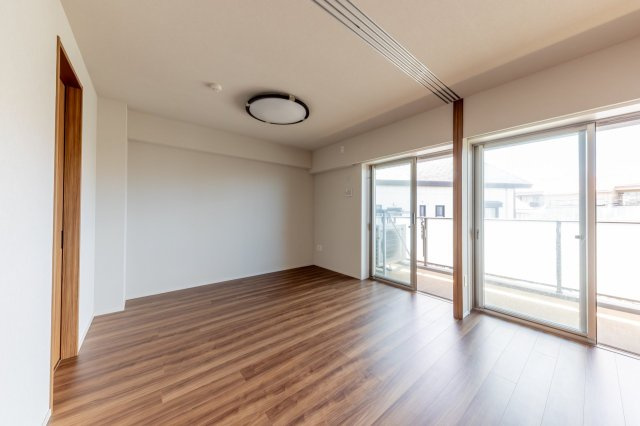 クリオ茅ヶ崎中海岸グランシックの居間・リビング