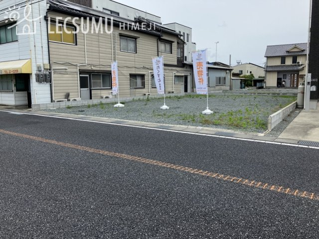 神崎郡福崎町福崎新／2区画の前面道路含む現地写真