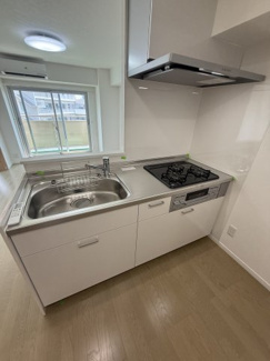 【キッチン】 | 初台中央マンション | 3口ガスコンロシステムキッチン