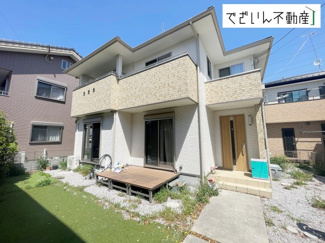 【外観】 | インナーバルコニーのあるお家です。
現地(2025年4月撮影)