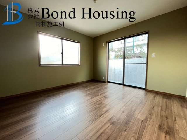 LDK21帖以上アリ　眺望良好　西朝霧丘全6区画　B号地の洋室|同社施工例