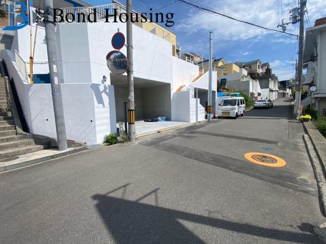 LDK21帖以上アリ　眺望良好　西朝霧丘全6区画　A号地の前面道路含む現地写真