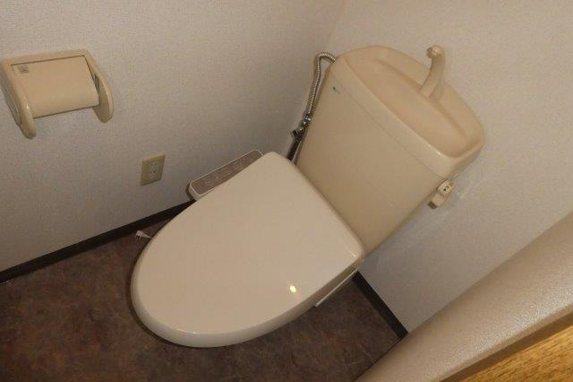 倉敷市宮前の賃貸マンションのトイレ