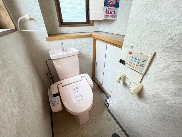 若松町一丁目貸店舗のトイレ