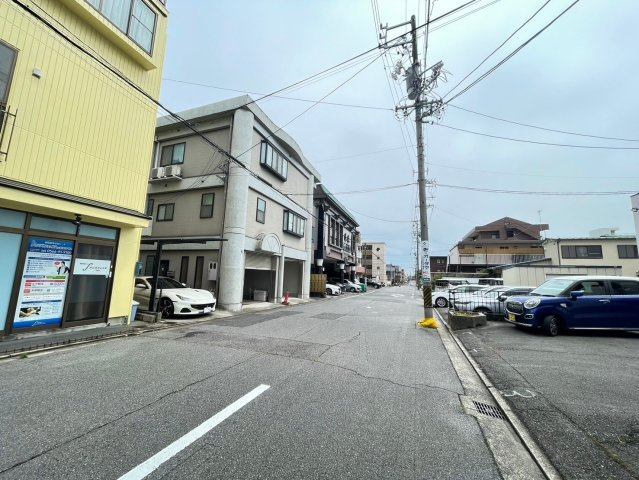 若松町一丁目貸店舗の駐車場