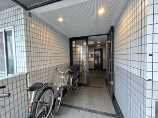 【エントランス】 | アリーヴェデルチ小阪