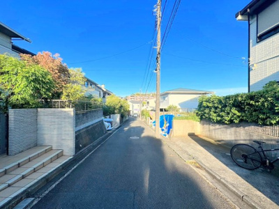 【前面道路含む現地写真】 | ◆◇釜利谷西1丁目　建築条件なし売地◇◆ | ◆土・日・祝日は、当社スタッフによる現地案内会を実施しております。もちろん平日のご案内も可能です。お気軽にご相談ください！！
