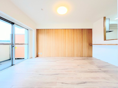 【居間・リビング】 | ◆◇鶴見岸谷ハイツ◇◆ | ◆土・日・祝日は、当社スタッフによる現地案内会を実施しております。もちろん平日のご案内も可能です。お気軽にご相談ください！！