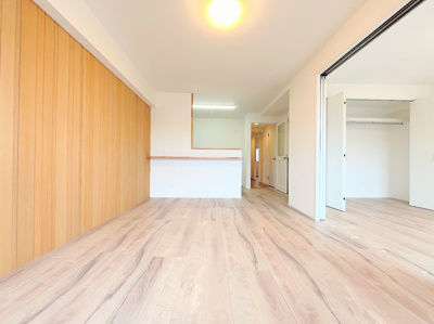 【居間・リビング】 | ◆◇鶴見岸谷ハイツ◇◆ | ◆ペットと暮らせる管理体制良好なマンション。周辺は静かな住環境で窓を開けると室内には気持ちの良い風が入り込みより良い暮らしができるでしょう。