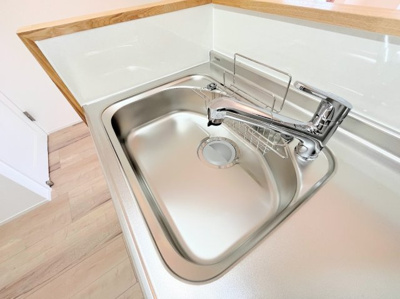 【キッチン】 | ◆◇鶴見岸谷ハイツ◇◆ | ◆浄水器一体型なのでシンクまわりがスッキリ！ハンドシャワー付きで便利。