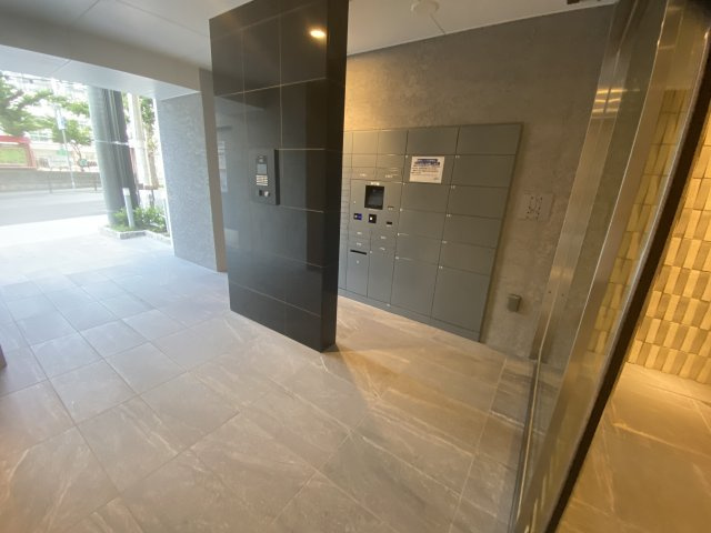 アーバネックス南新町のロビー