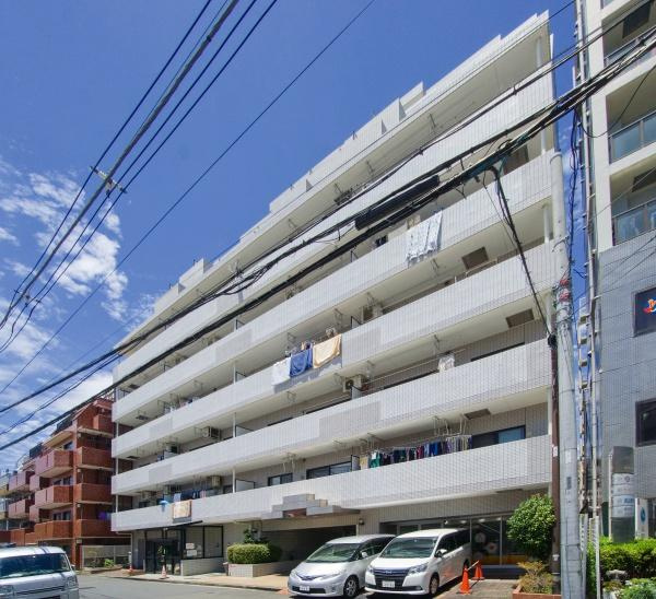 横浜市南区井土ケ谷中町の中古マンションの外観|閑静な住宅地でゆったりとお過ごし頂けます。
現地と合わせて周辺環境もご案内致します。