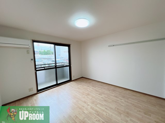 サニーサイドコーポ川西の居間・リビング