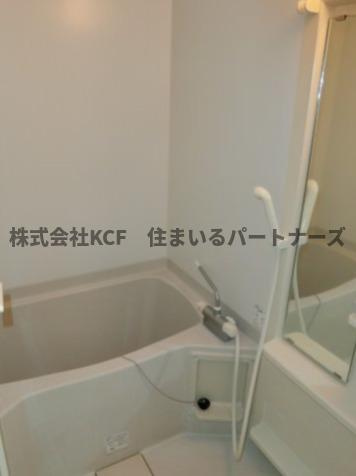 久留米市合川町の賃貸マンションの浴室|きれいなお風呂です