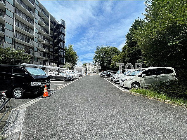 【駐車場】 | ドームズ芦花公園 | ①