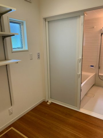 【No.6965】郡家中古住宅/4LDK/R2年築/室内綺麗のランドリースペース