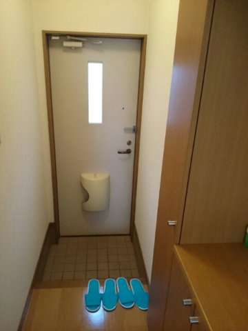 カーサ・ソレイユ三番館の玄関|きれいな玄関です