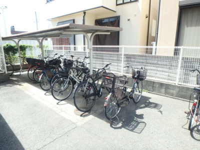 【その他共用部分】 | トリヴァンベール門前 | 自転車置場です