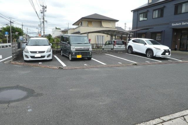 福井S店舗の駐車場