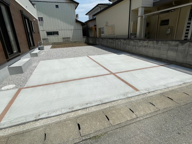 藤岡市藤岡（全1棟）1号棟の駐車場|駐車場に車を止められます