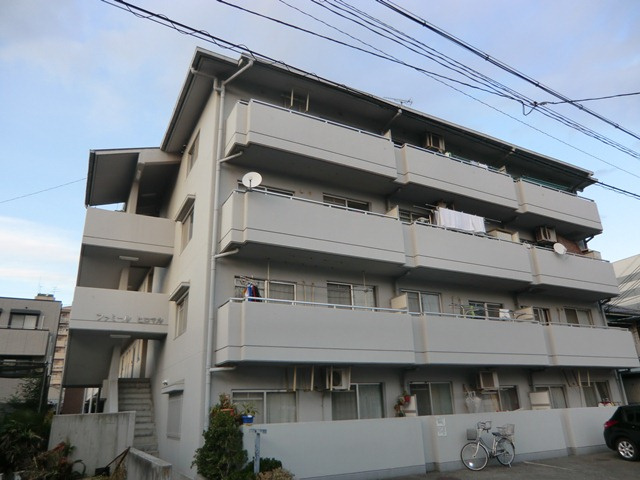 大阪市淀川区三津屋北２丁目の賃貸マンションの外観