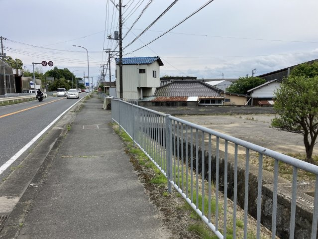 大津町北町字高井　売土地の前面道路含む現地写真