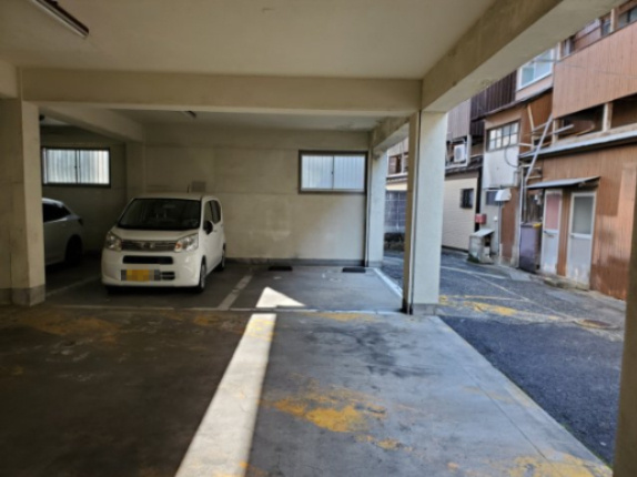 佐世保市潮見町の駐車場の駐車場