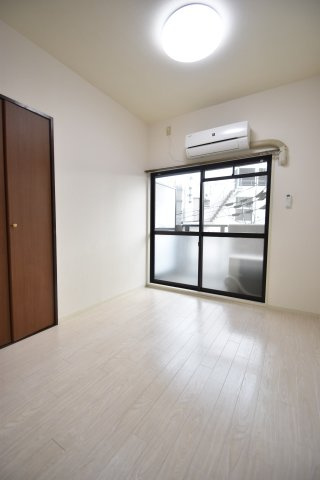 大阪市都島区東野田町４丁目の賃貸マンションの居間・リビング