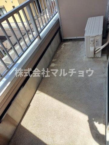 enハイツのバルコニー|バルコニーからの眺めを楽しみながら食事をしませんか