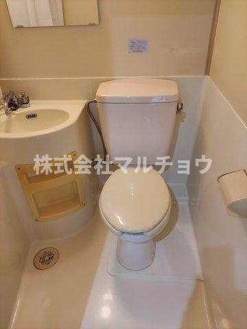 enハイツのトイレ|ゆったりとした空間のトイレです