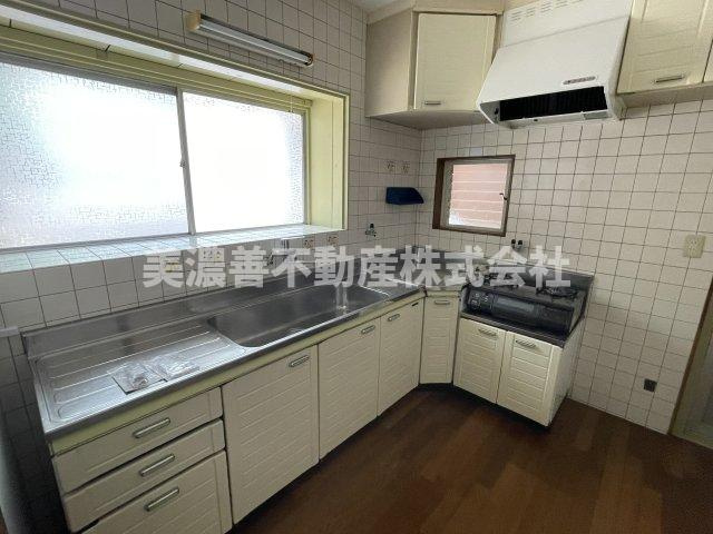 ６３３９３　岐阜市福富中古戸建てのキッチン
