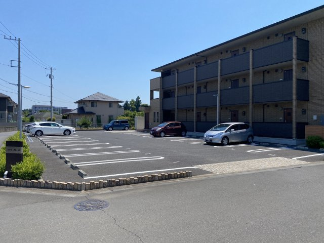 ステラ　クレールの駐車場
