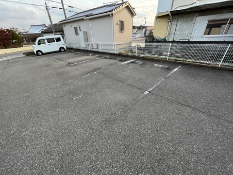 ローテローゼ大塚の駐車場
