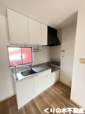 【キッチン】 | ファーブル衣干 A棟 | 反転タイプのお部屋の写真です（現況を優先致します）
