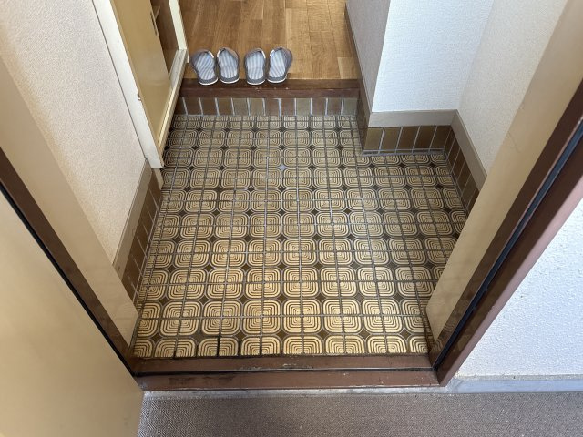 イトーピア野里の玄関