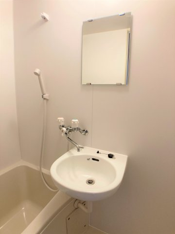 エクセル大峯の洗面所|別部屋反転間取りのお写真となります。