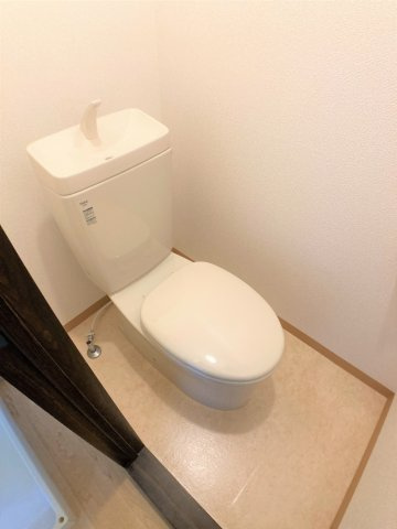 エクセル大峯のトイレ|別部屋反転間取りのお写真となります。