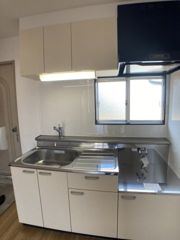 エクセル大峯のキッチン|別部屋反転間取りのお写真となります。