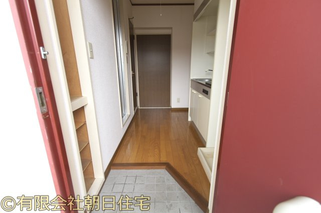 ピュア広本町の玄関