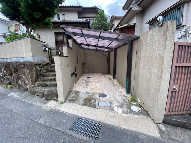 南河内郡太子町大字山田の一戸建ての駐車場