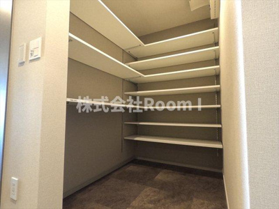 【玄関】 | アーバネックス谷町六丁目 | ゆったりとした玄関ですシューズボックスです。