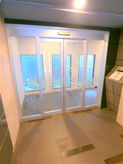 XEBEC(ジーベック西蒲田のエントランス