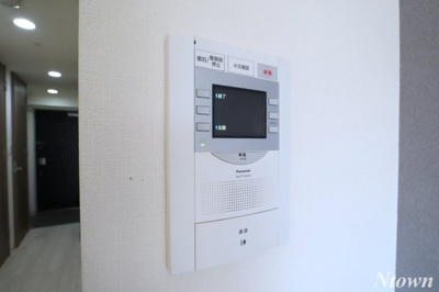 【セキュリティ】 | プレサンスジェネ栄 | モニター付きインターホンです
